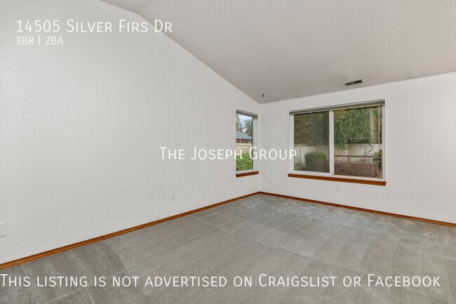 Building Photo - Beautiful 3BD/2BA home in Silver Firs!