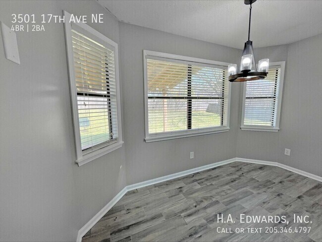 Foto del edificio - 3501 17th Ave NE