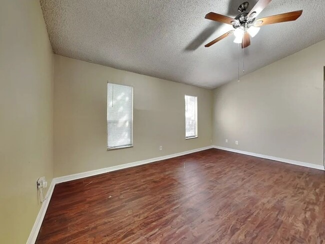 Building Photo - 2431 SW 87th Terrace