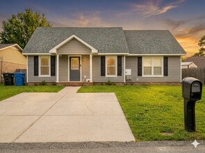 Building Photo - 2204 Mossycup Ln