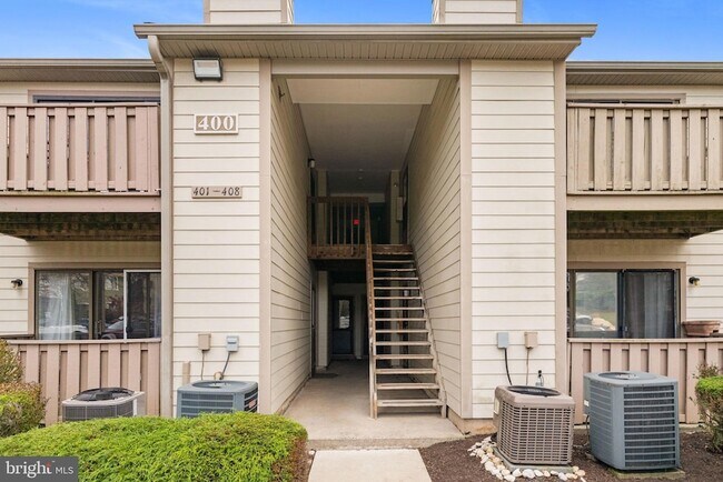 Building Photo - 408 Stockton Ct