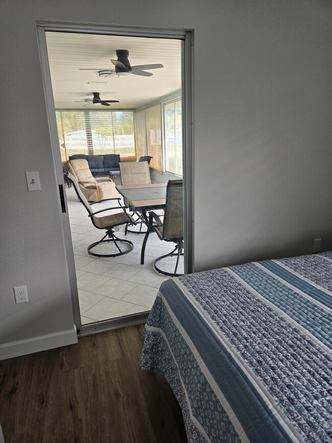 Foto del edificio - 2049 Arkansas Ave