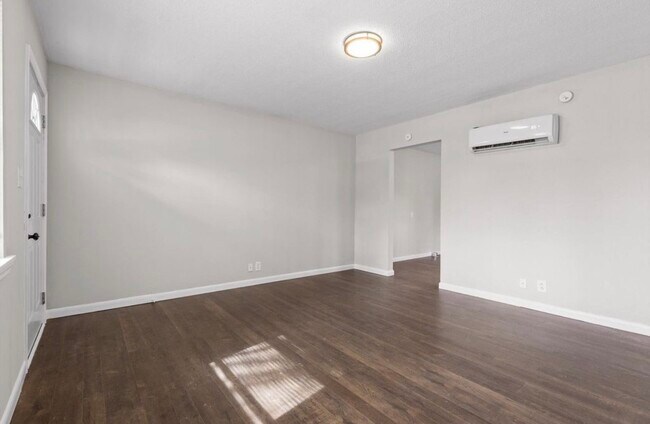 Foto del edificio - 4331 Lazard St