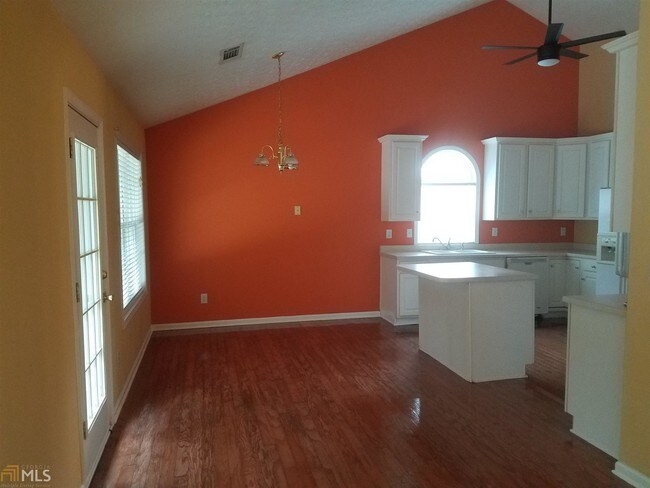 Foto del edificio - 712 Towering Pine Trail SE