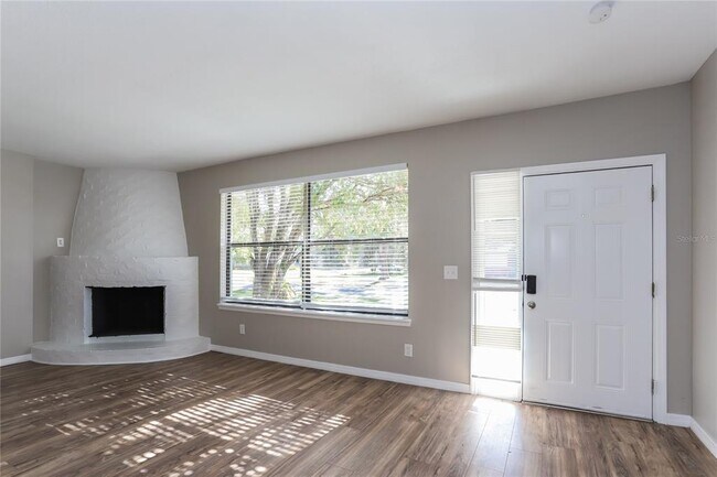 Building Photo - 5763 Crestmont Ave