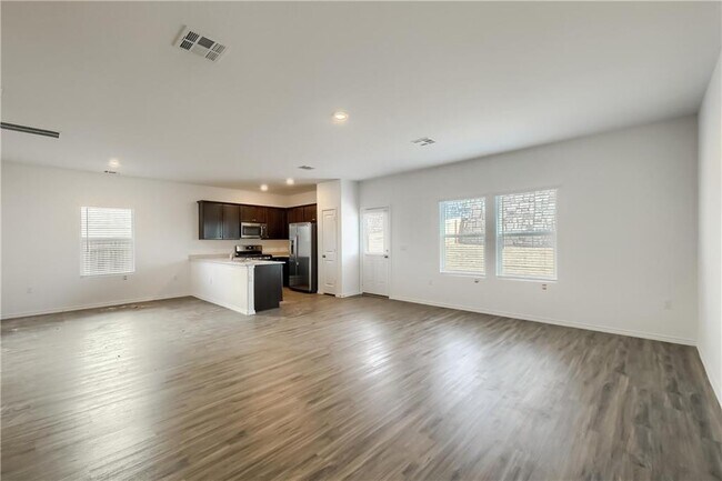 Building Photo - 6004 Eden Dr