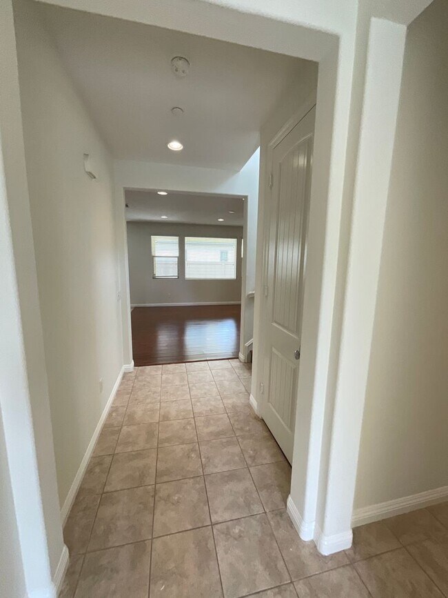 Foto del edificio - The Christopher Collection: 4 Bedroom 3 Bath Home,