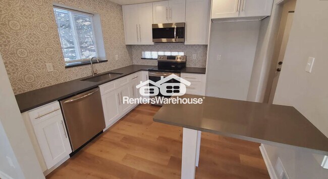 Foto del edificio - 3618 N Monaco St Pkwy