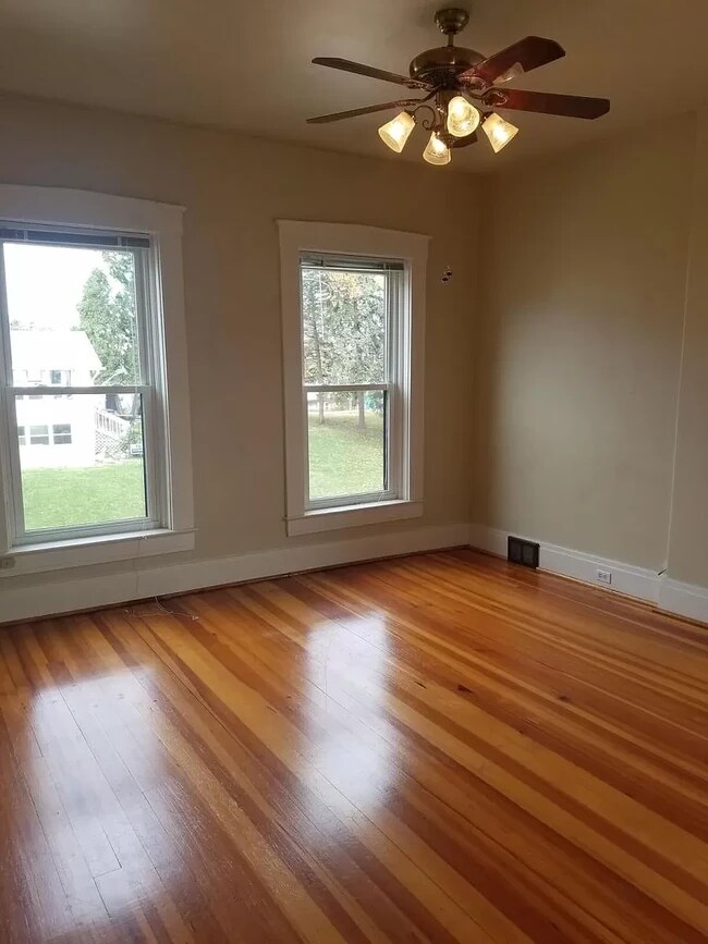 Building Photo - 608 Fenelon Pl