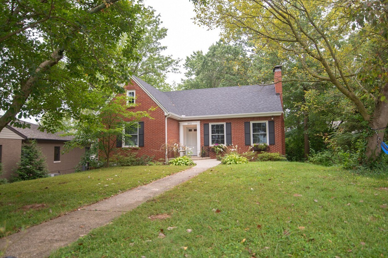 1811 Hayselton Dr, Jefferson City, MO 65109 House Rental in Jefferson