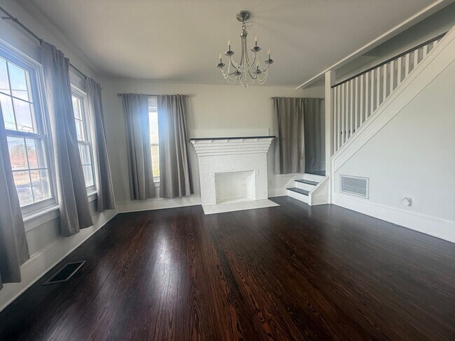 Foto del edificio - Beautifully updated 3 bedroom 3 bathroom home