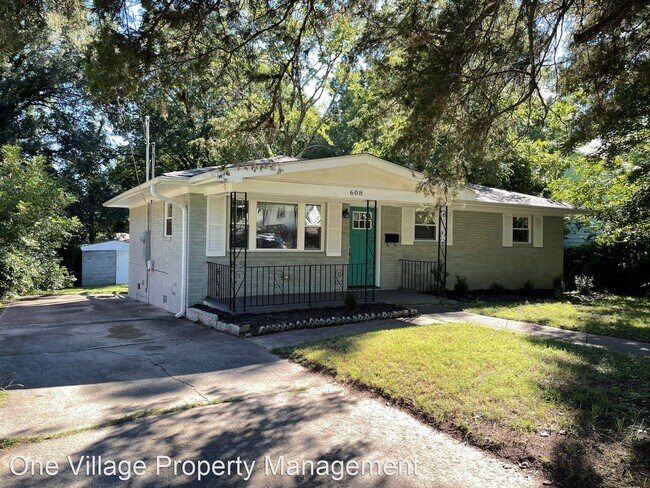 Foto del edificio - 3 br, 2 bath House - 608 Burlington Ave