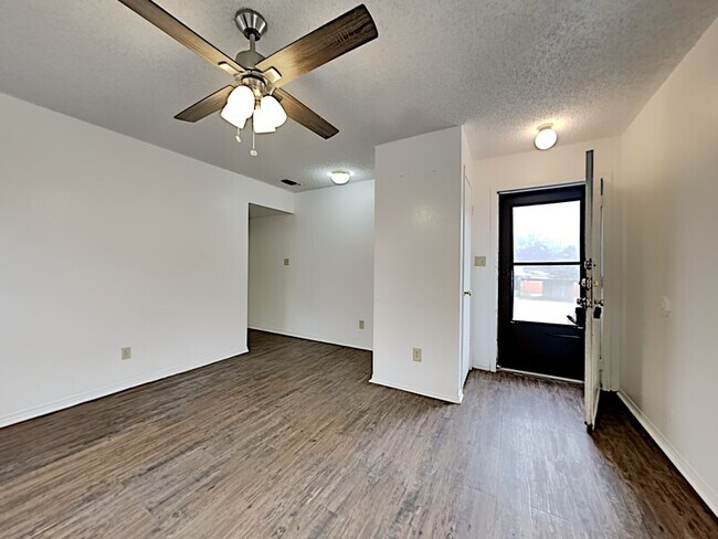 Foto del edificio - 501 Byron St