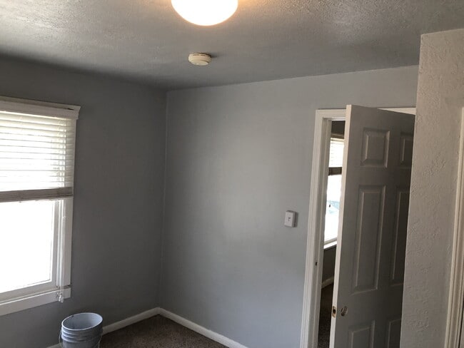 Building Photo - 450 E 300 N