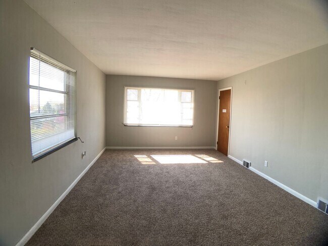 Foto del edificio - 2425 Springmont Ave