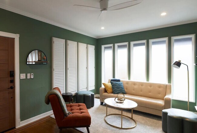 Foto del edificio - 1016 Carolina St