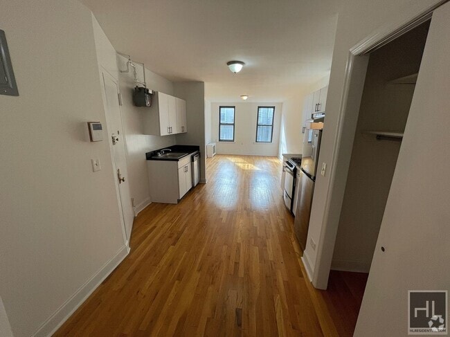 Building Photo - E 89 ST