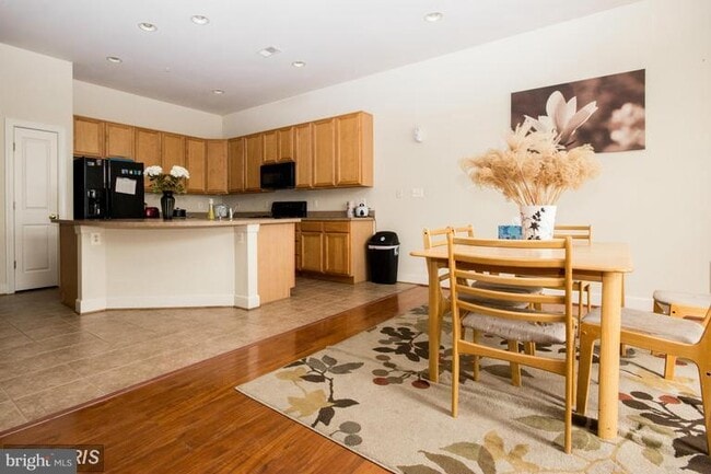 Building Photo - 23923 Catawba Hill Dr