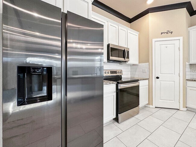 Foto del edificio - 1337 Masquerade Blvd