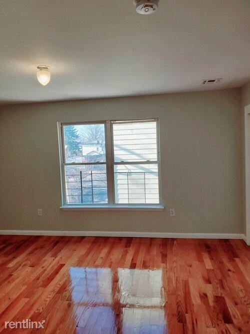 Building Photo - 3 br, 2 bath  - 509 S 19th St