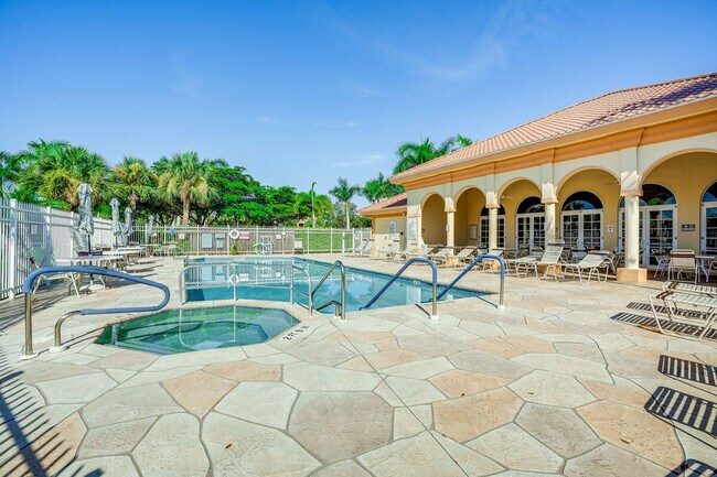 Building Photo - 15430 Bellamar Cir