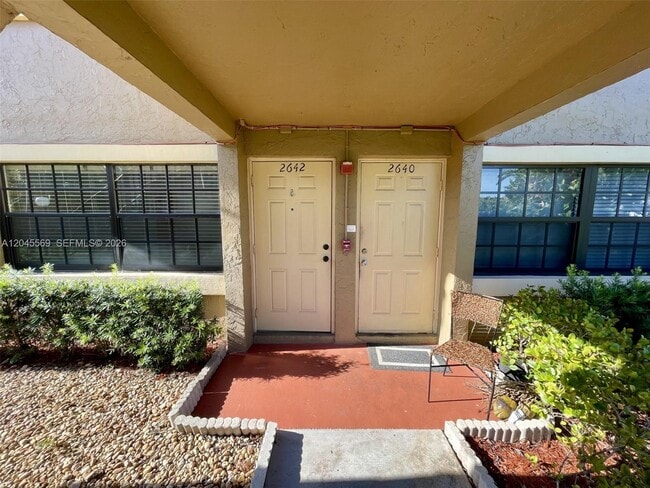 Building Photo - 2642 Riverside Dr