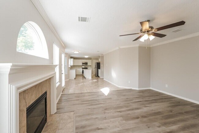 Building Photo - 2115 Nashua Dr