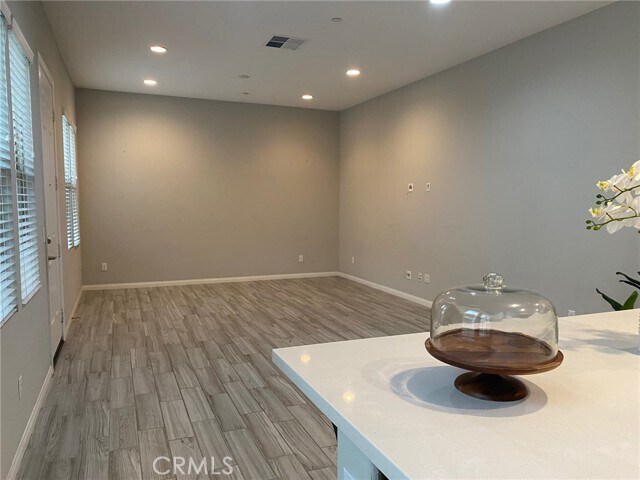 Building Photo - 11 Promesa Ave