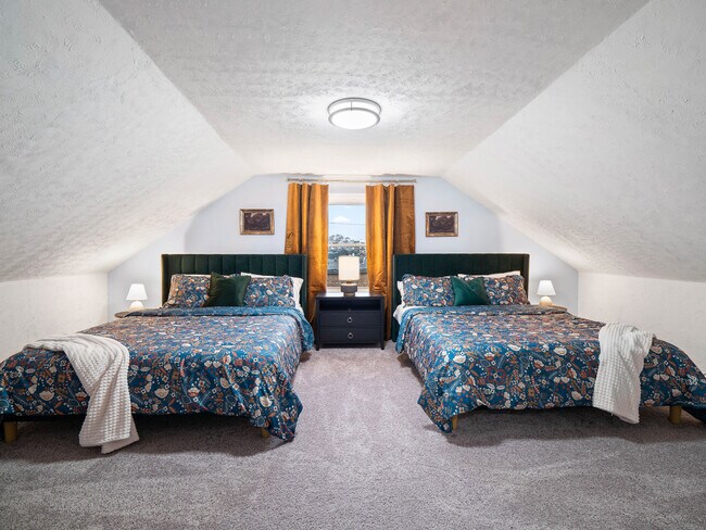 Foto del edificio - 2010 Chesterland Ave