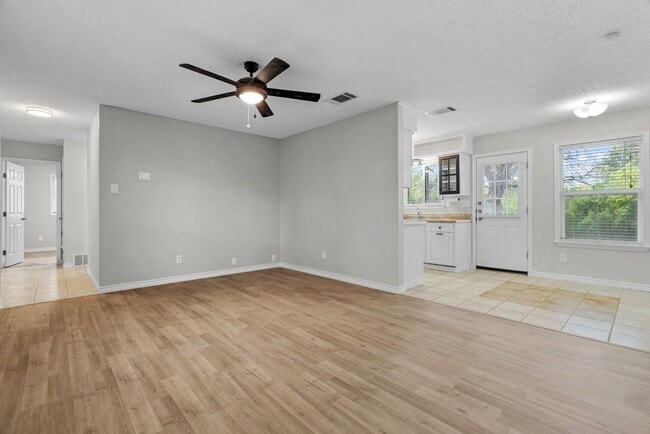 Building Photo - Three Bedroom Two Bathroom Home with Large...