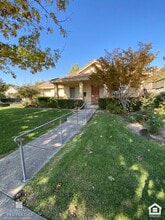 Building Photo - 754 E MacArthur St