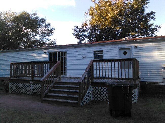 Building Photo - 204 Cedar Hollow Ct