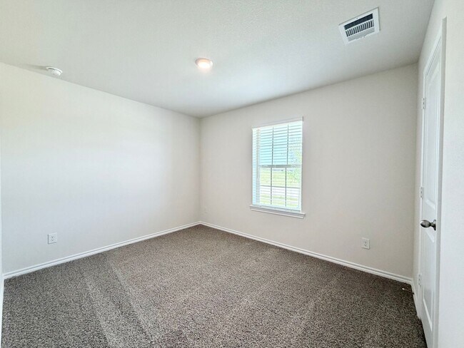 Building Photo - 1116 Riverbrook Ln