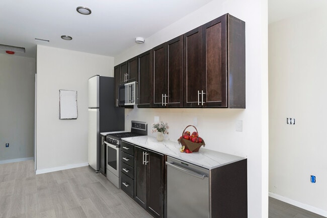 Building Photo - Townhomes along Hamilton Ave, MD!