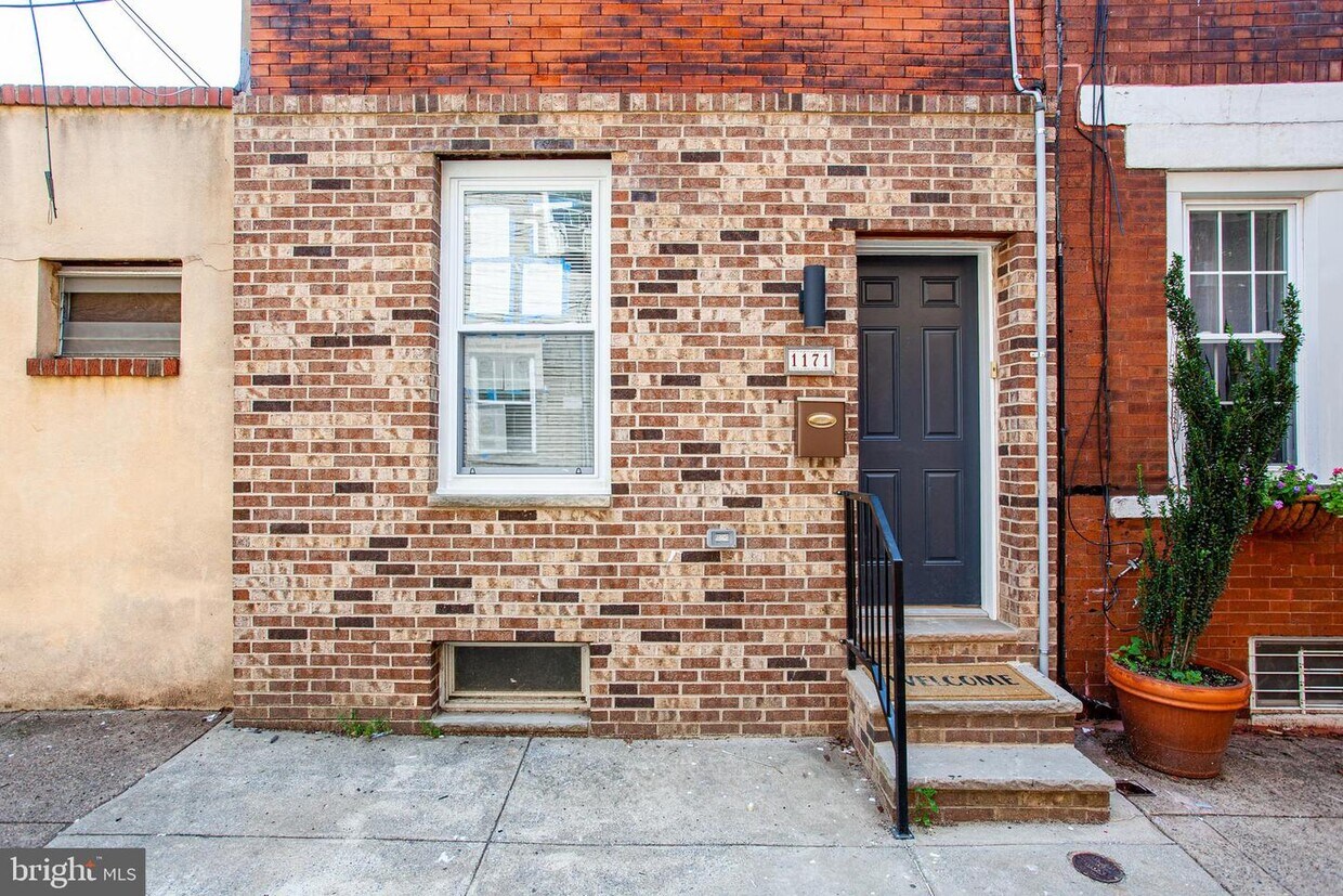 1171 S Darien St, Philadelphia, PA 19147 Townhome Rentals in