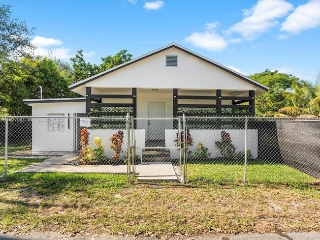 Building Photo - 6318 NW 19th Ct