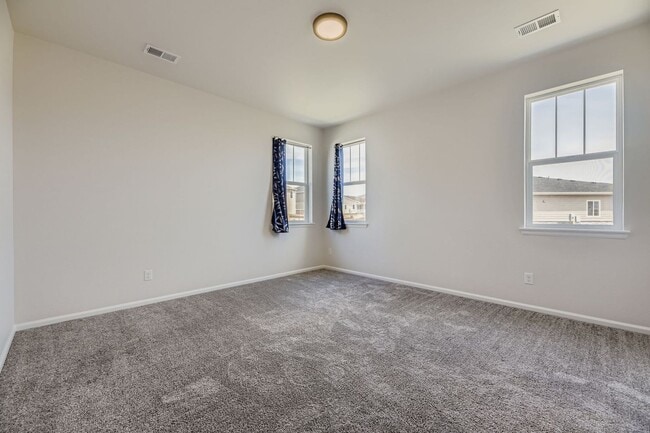 Foto del edificio - Beautiful 4-Bedroom Ranch Home in highly s...