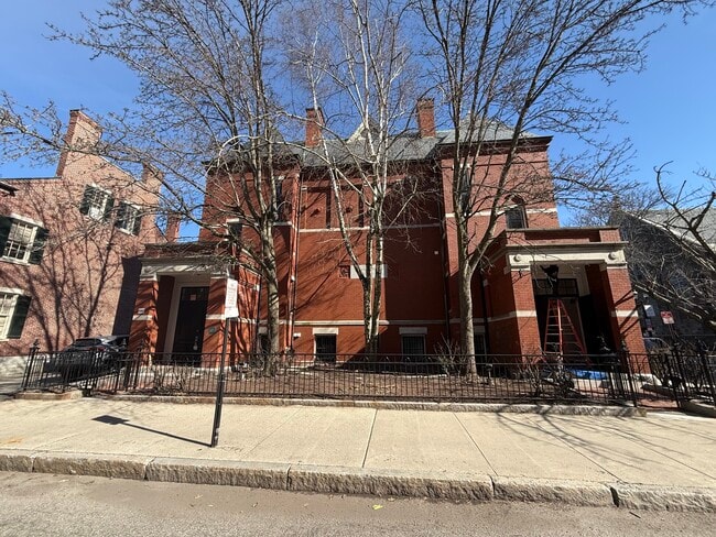 Building Photo - 37 Kirk St