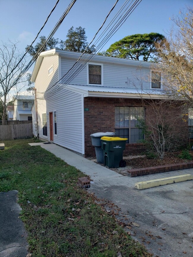 Building Photo - 132 Alder Ave SE
