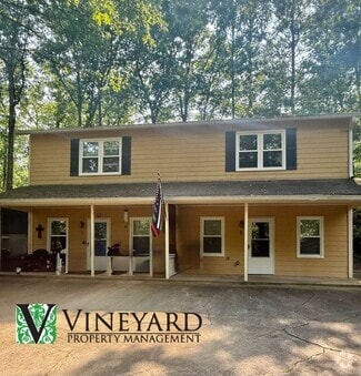 Building Photo - 4520 Bartow Carver Rd SE