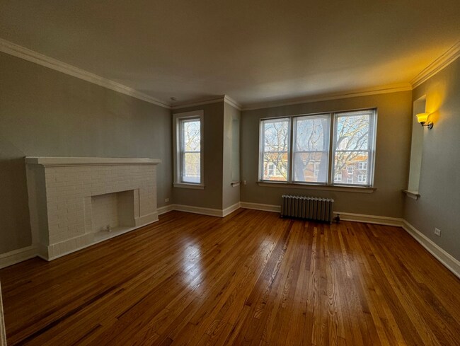 Foto del edificio - 6422 N Greenview Ave