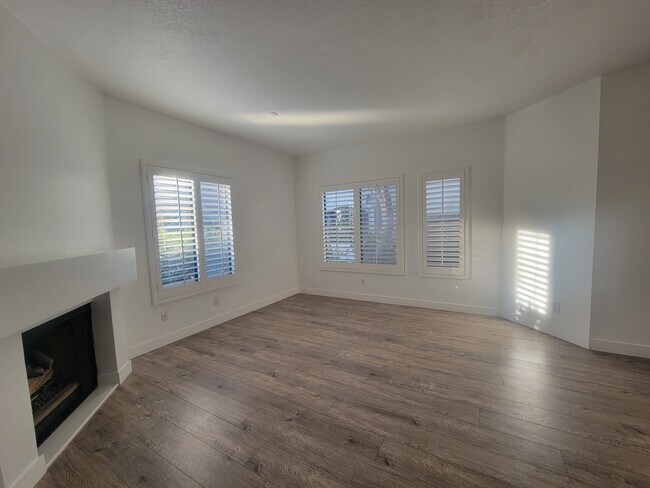 Building Photo - 4802 Tiara Dr
