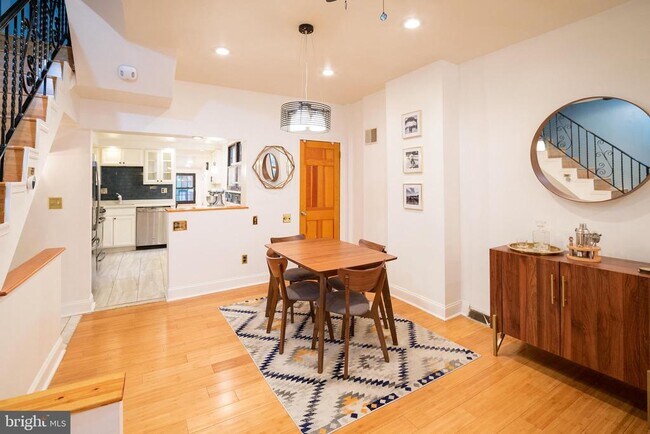 Foto del edificio - 242 Fairmount Ave