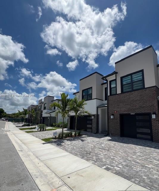 Foto del edificio - 8362 NW 7th Pl