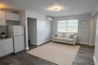 Building Photo - 131 E 27th St