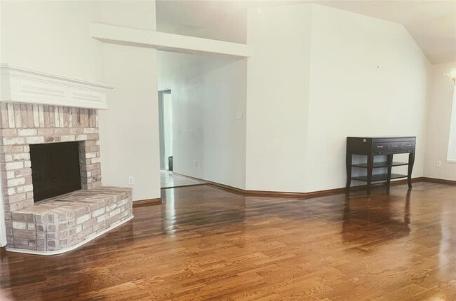 Foto del edificio - 313 Foreston Dr