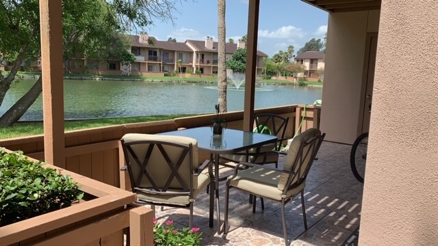 Apartamento en esquina con vista al mar, patio - 3500 Carmen Ave