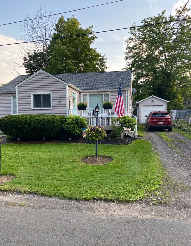 Primary Photo - 13 School St