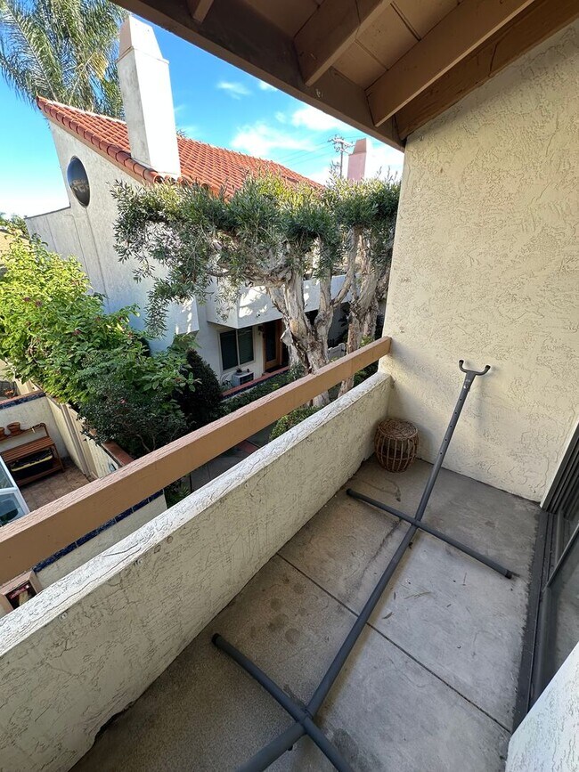 Building Photo - 1221 Essex St