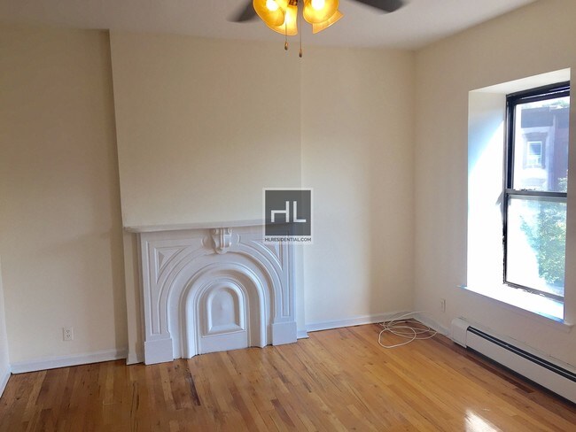 Building Photo - 38 Saint Johns Pl